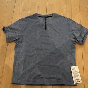 Lululemon Relaxed Fit Train Short Sleeve NWT size small